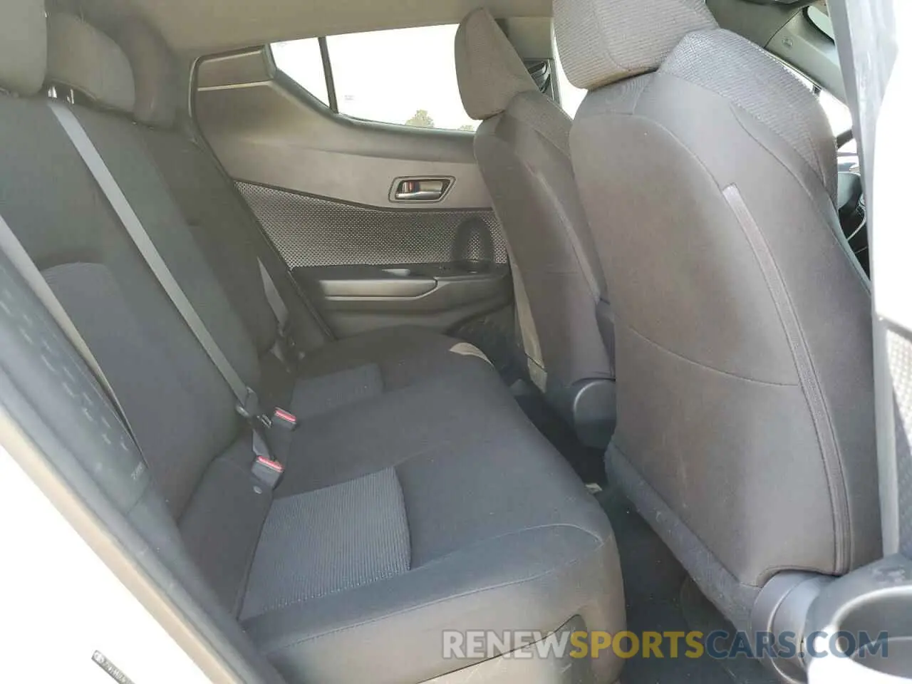 11 Photograph of a damaged car JTNKHMBX4K1032610 TOYOTA C-HR 2019