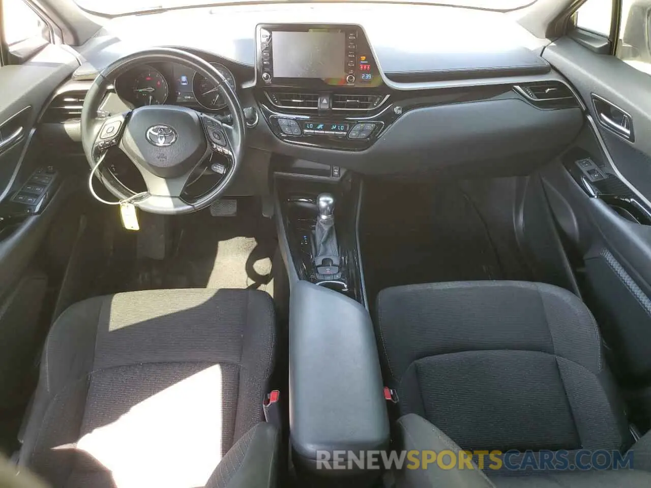 8 Photograph of a damaged car JTNKHMBX4K1032610 TOYOTA C-HR 2019