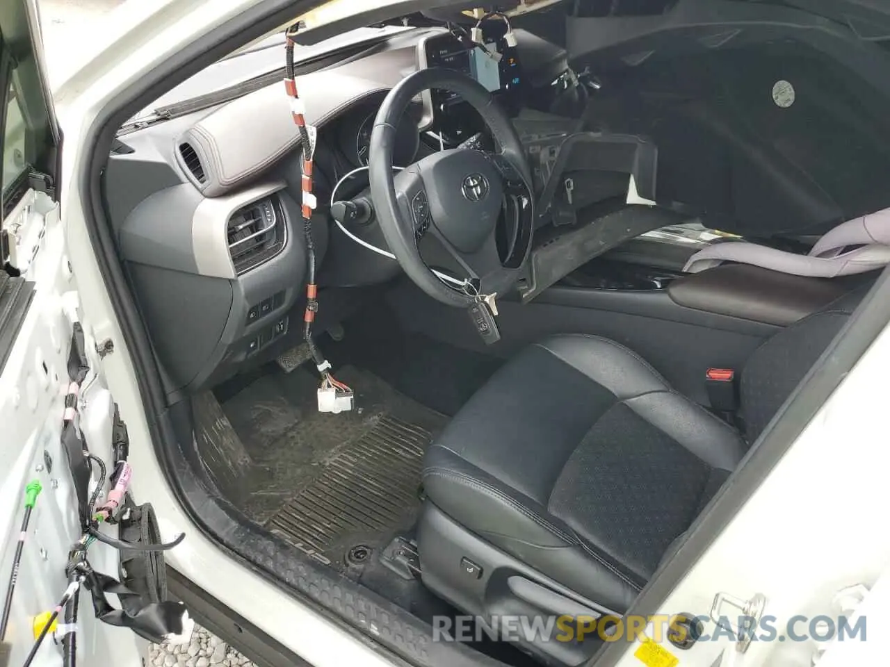 8 Photograph of a damaged car JTNKHMBX4K1039220 TOYOTA C-HR 2019