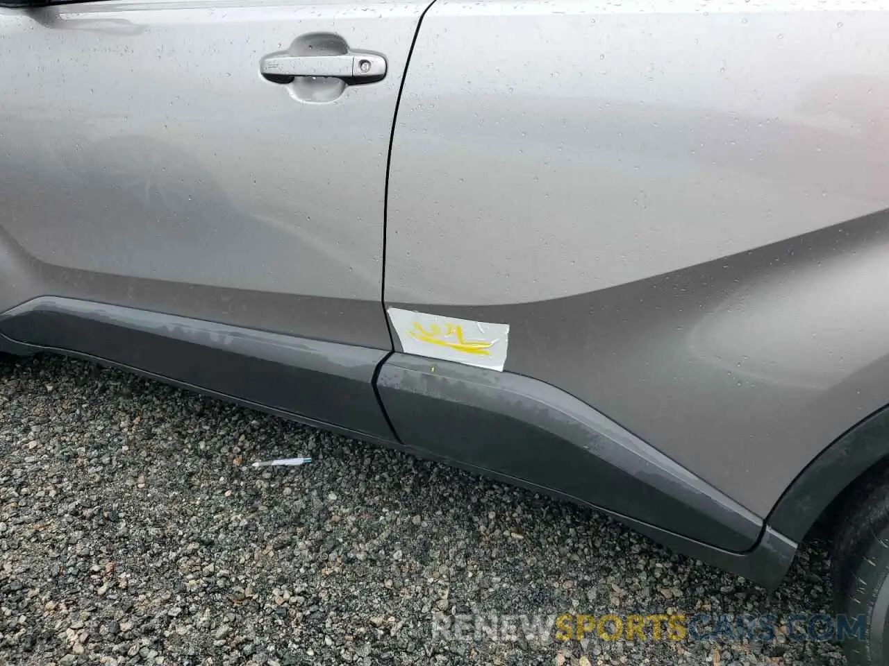 13 Photograph of a damaged car JTNKHMBX4K1050735 TOYOTA C-HR 2019