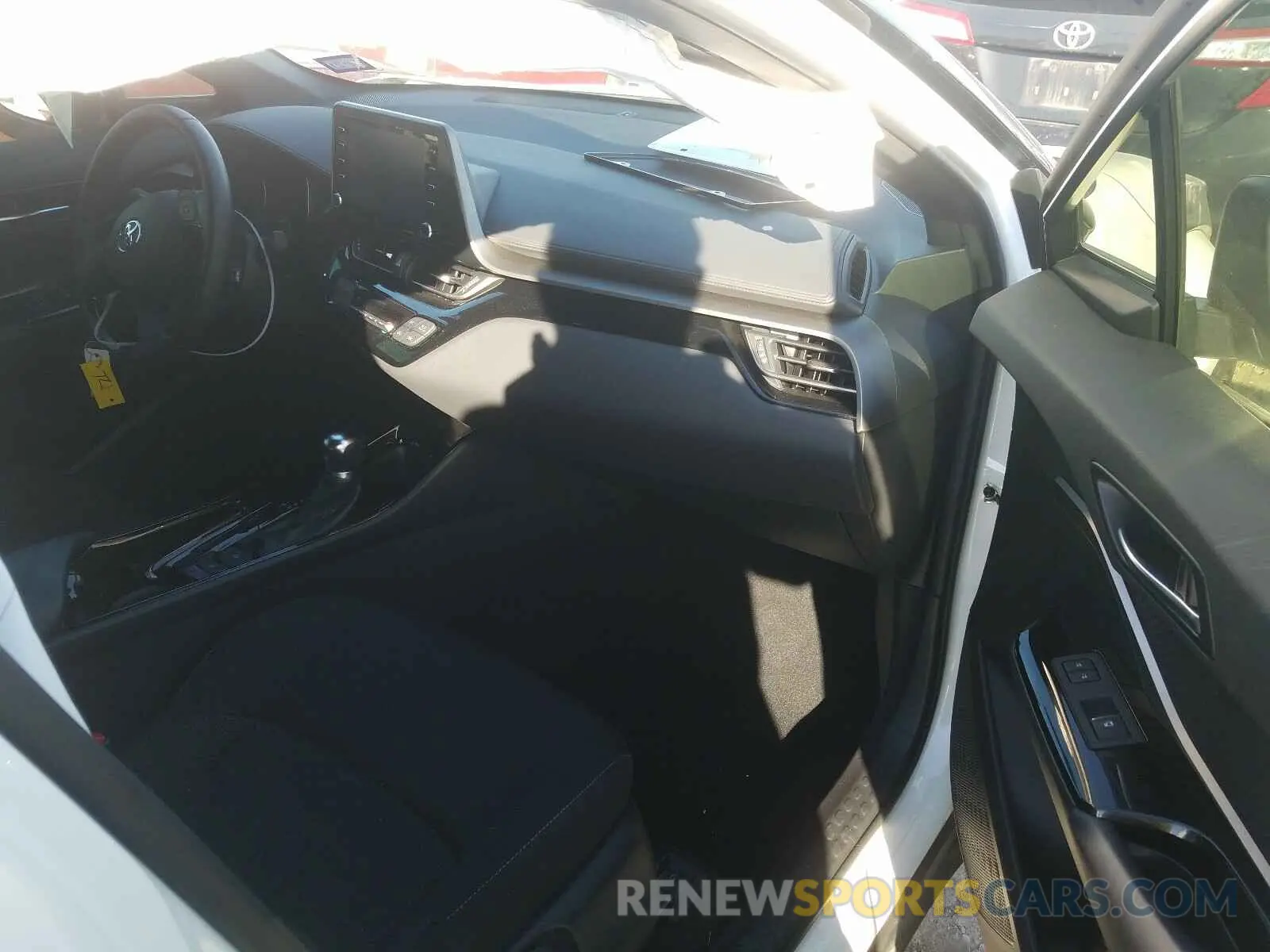 9 Photograph of a damaged car JTNKHMBX4K1058060 TOYOTA C-HR 2019