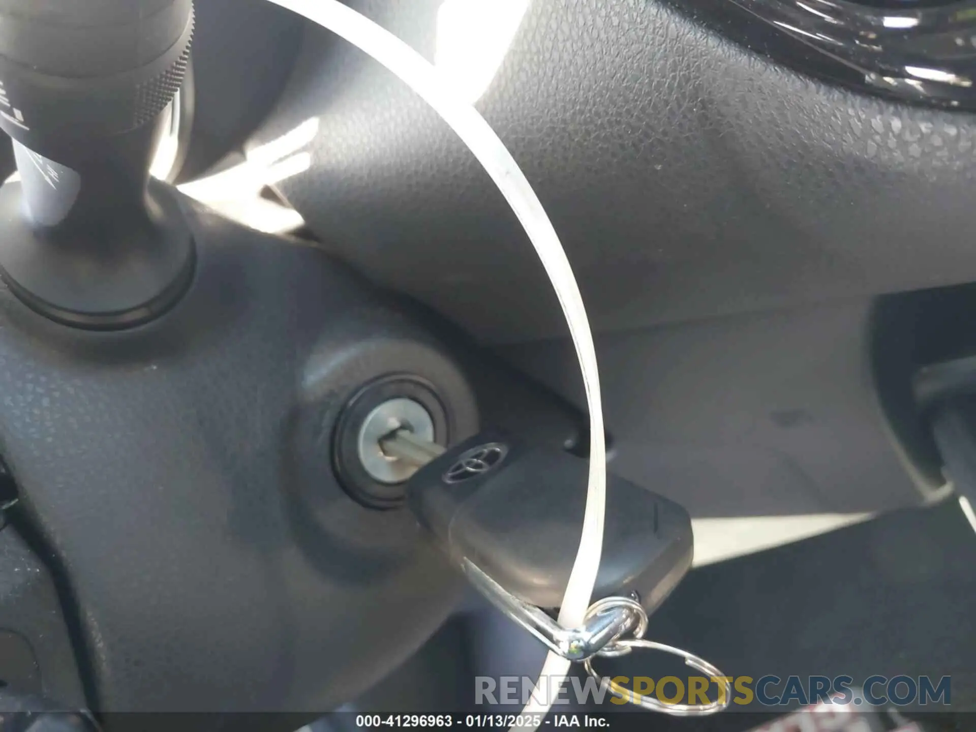 11 Photograph of a damaged car JTNKHMBX4K1058916 TOYOTA C-HR 2019
