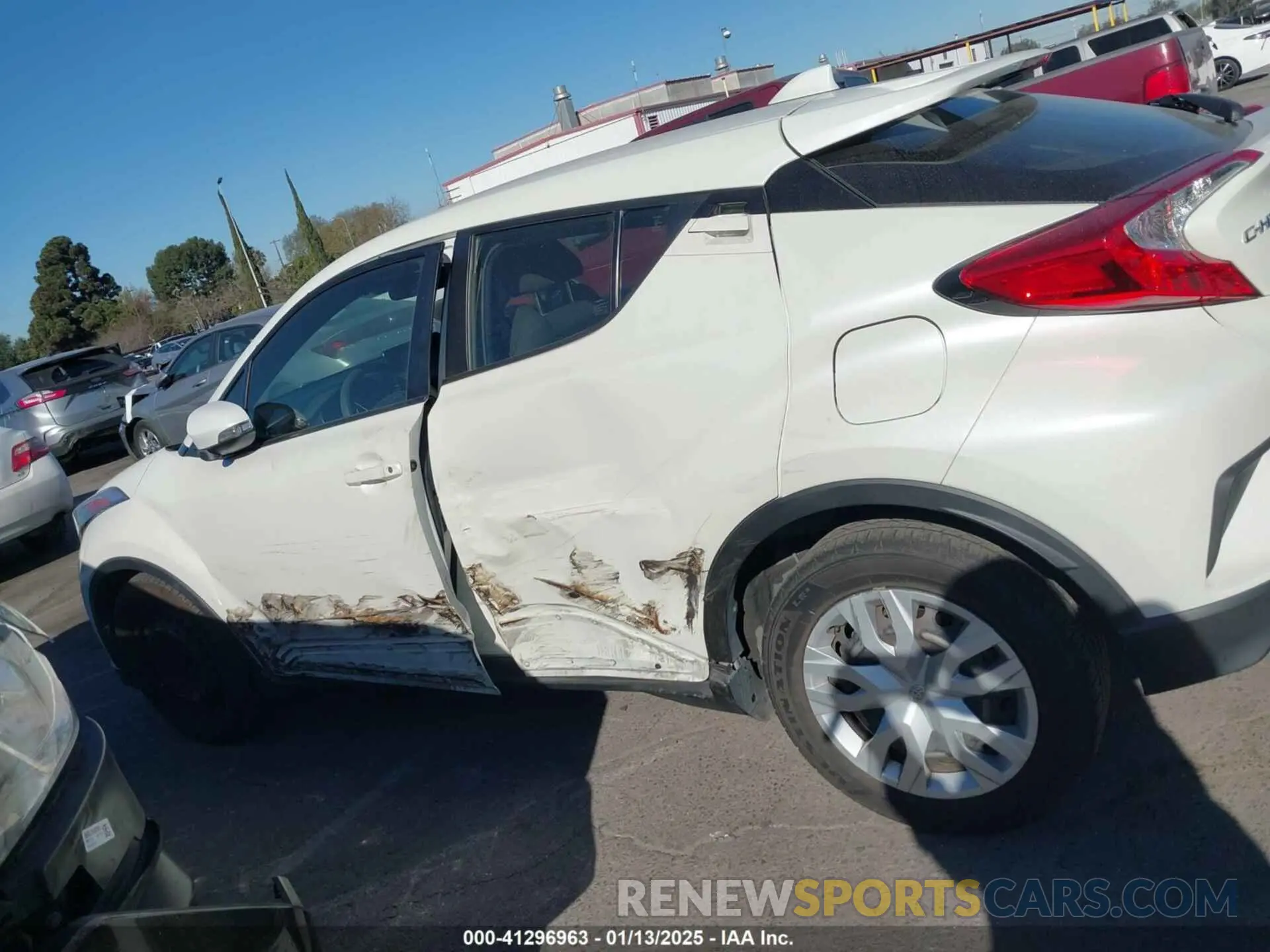 14 Photograph of a damaged car JTNKHMBX4K1058916 TOYOTA C-HR 2019