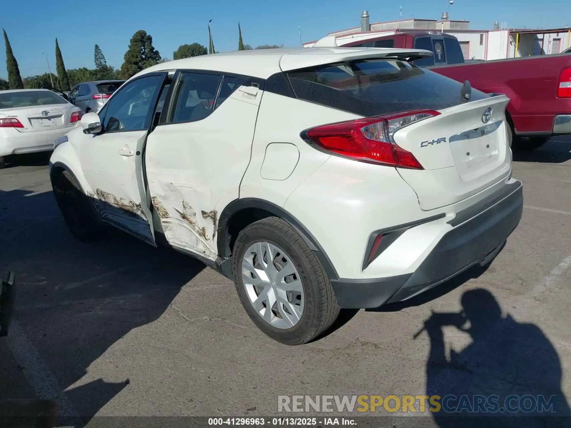 3 Photograph of a damaged car JTNKHMBX4K1058916 TOYOTA C-HR 2019