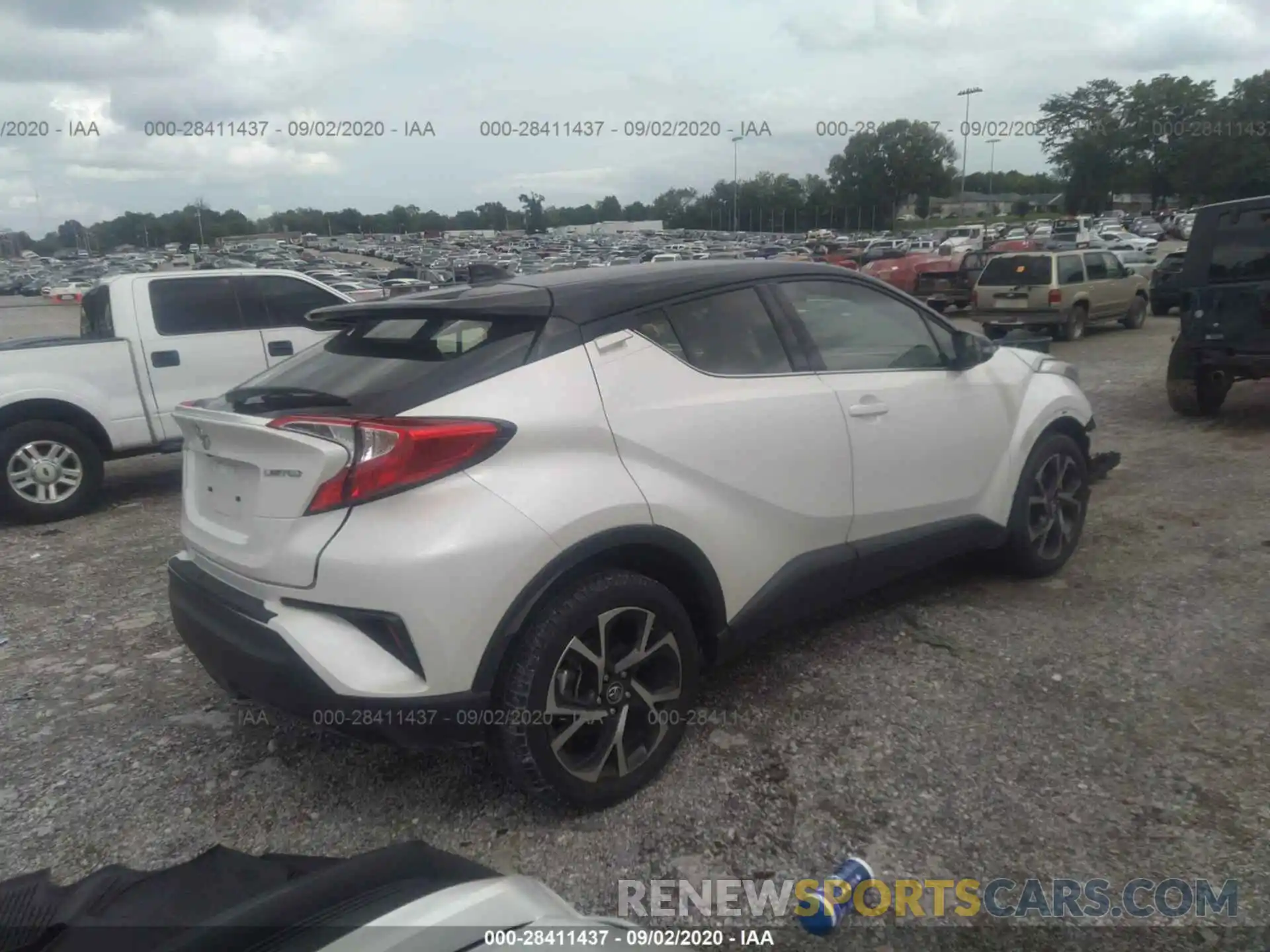 4 Photograph of a damaged car JTNKHMBX4K1061931 TOYOTA C-HR 2019