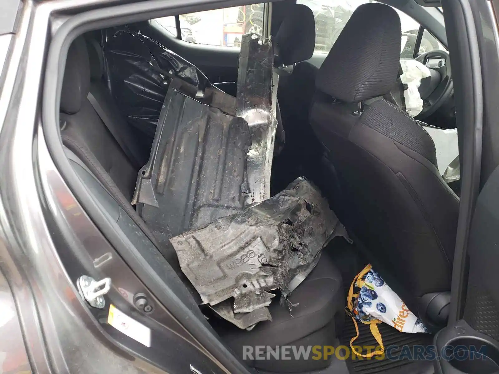 6 Photograph of a damaged car JTNKHMBX5K1018456 TOYOTA C-HR 2019