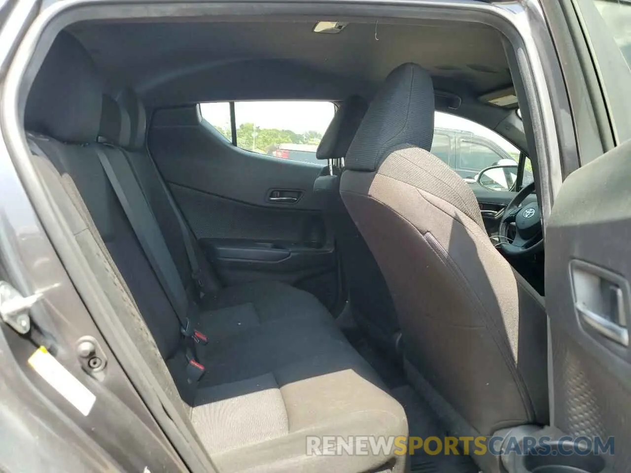 11 Photograph of a damaged car JTNKHMBX5K1025973 TOYOTA C-HR 2019