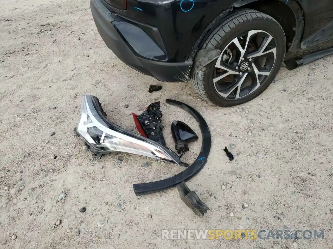 13 Photograph of a damaged car JTNKHMBX5K1028310 TOYOTA C-HR 2019