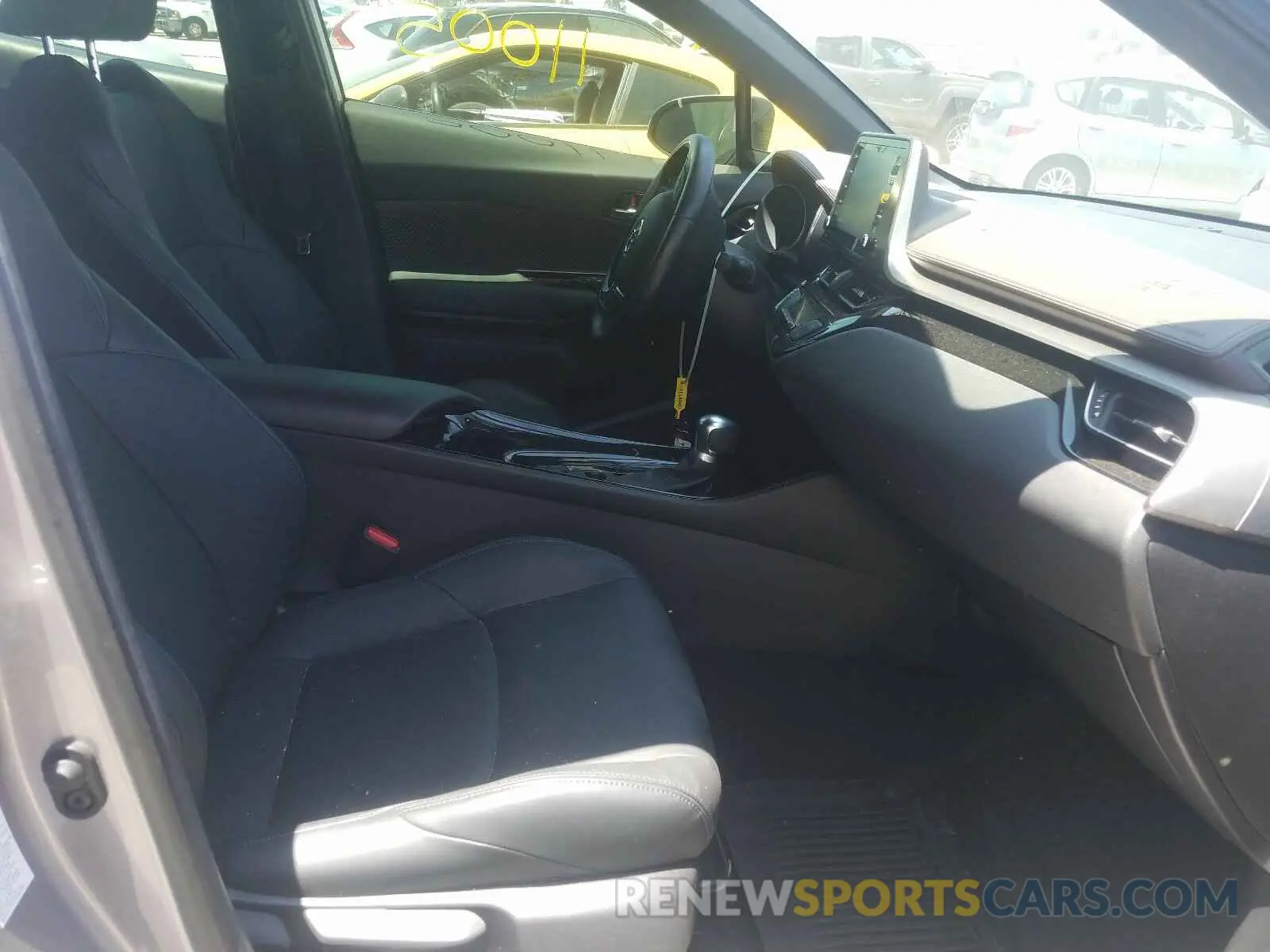 5 Photograph of a damaged car JTNKHMBX5K1028730 TOYOTA C-HR 2019