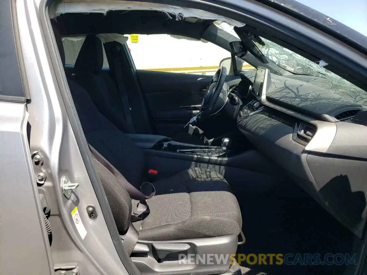 5 Photograph of a damaged car JTNKHMBX5K1035659 TOYOTA C-HR 2019