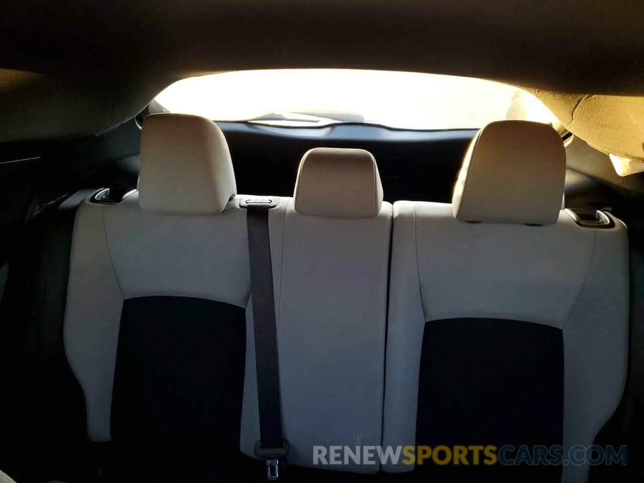 10 Photograph of a damaged car JTNKHMBX5K1037735 TOYOTA C-HR 2019