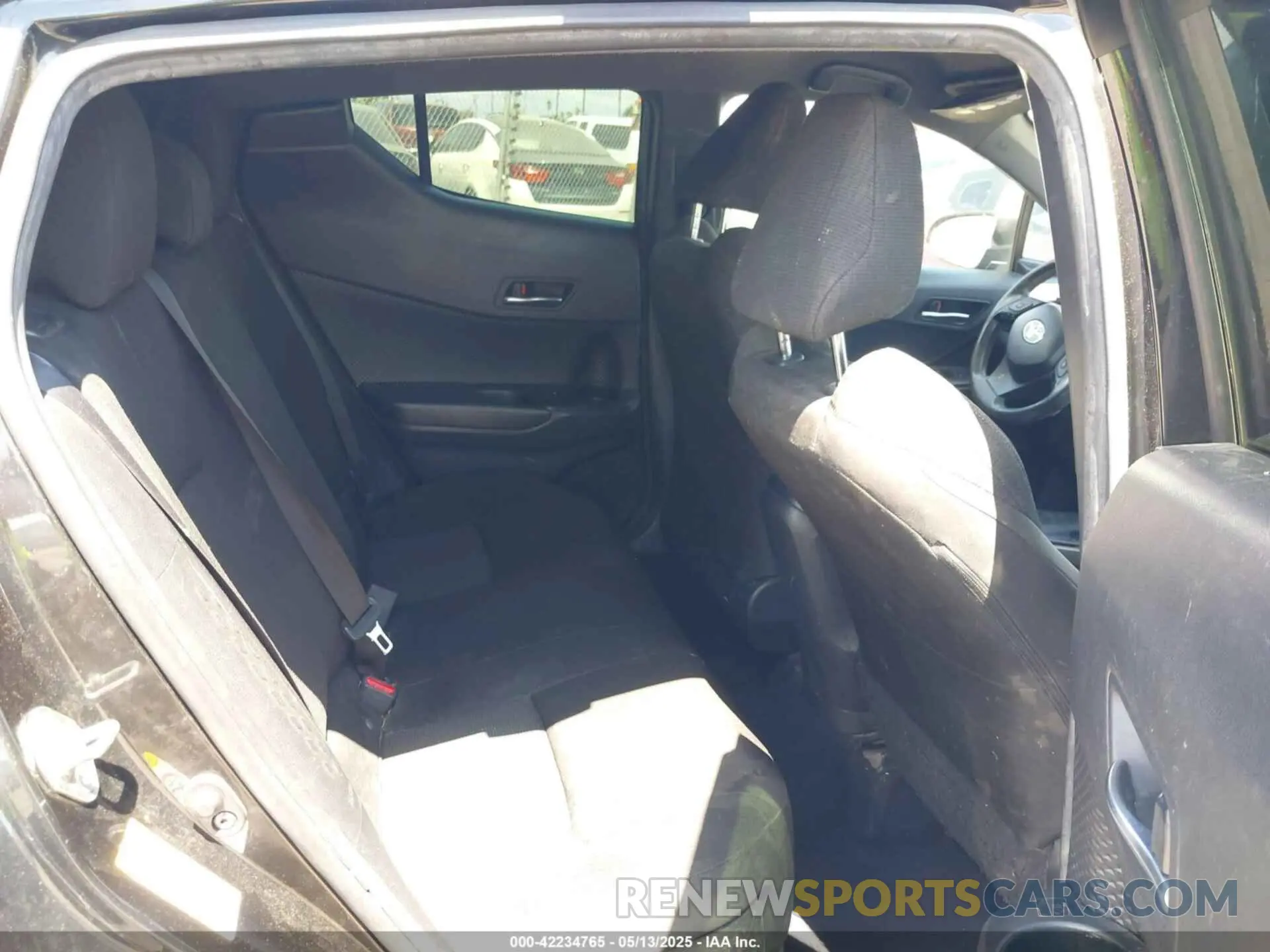 8 Photograph of a damaged car JTNKHMBX5K1059637 TOYOTA C-HR 2019