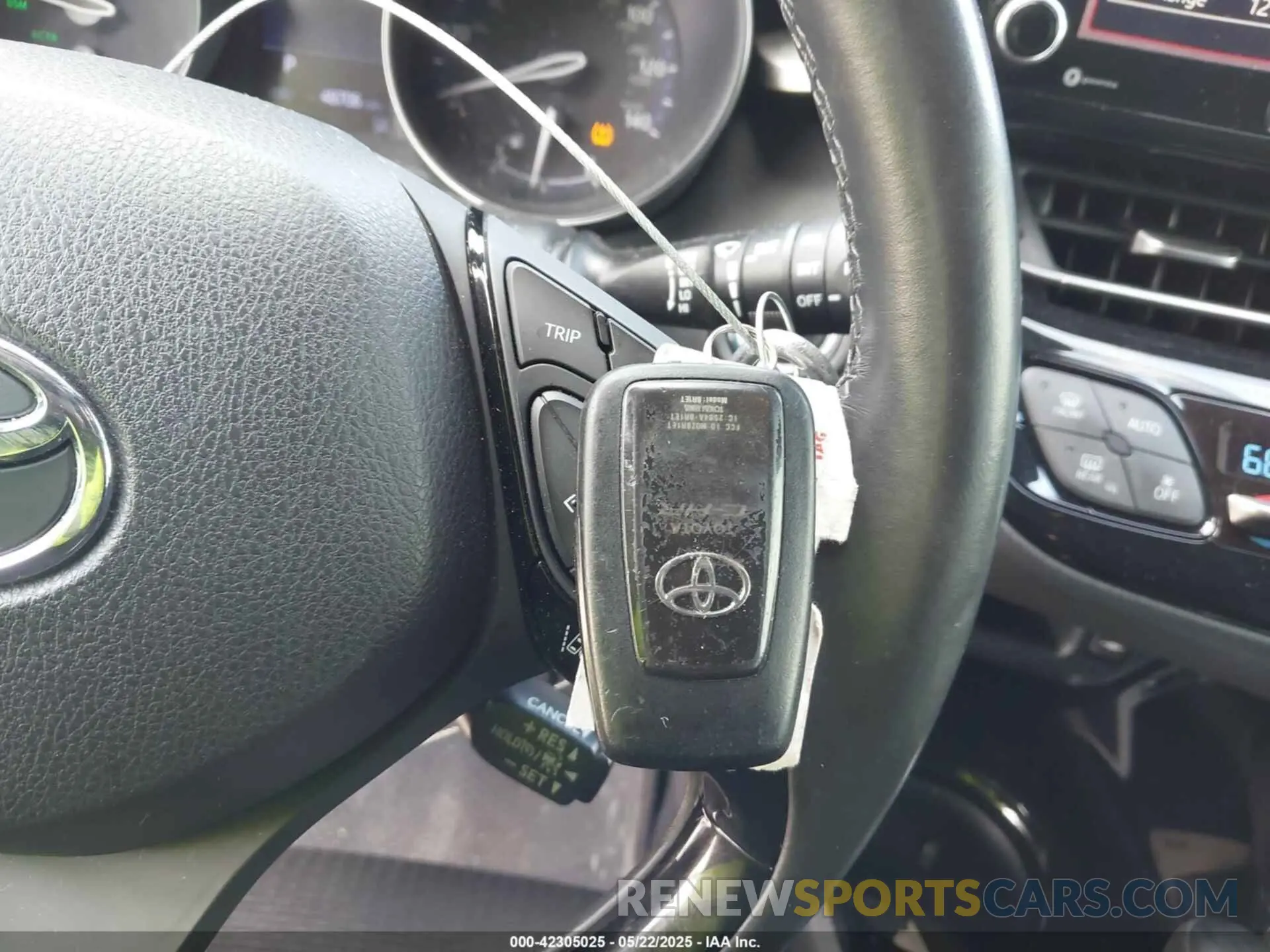 11 Photograph of a damaged car JTNKHMBX6K1036948 TOYOTA C-HR 2019