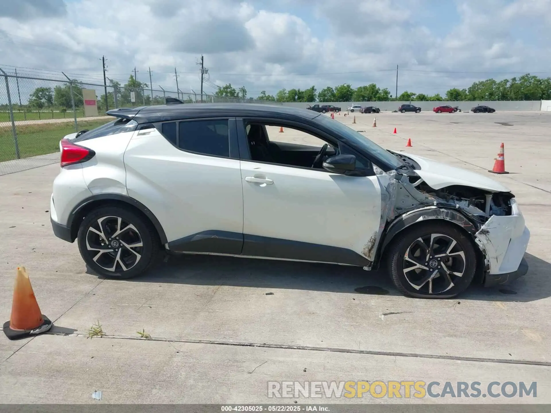 13 Photograph of a damaged car JTNKHMBX6K1036948 TOYOTA C-HR 2019