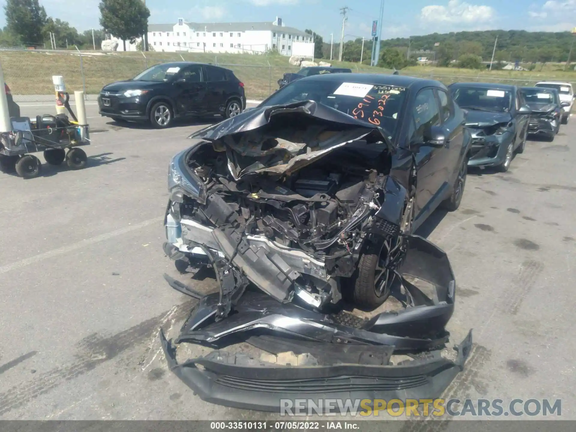 6 Photograph of a damaged car JTNKHMBX7K1013517 TOYOTA C-HR 2019