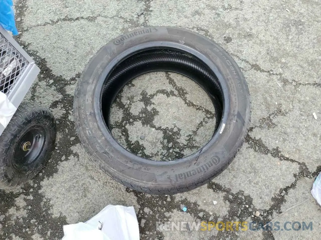 12 Photograph of a damaged car JTNKHMBX7K1017695 TOYOTA C-HR 2019