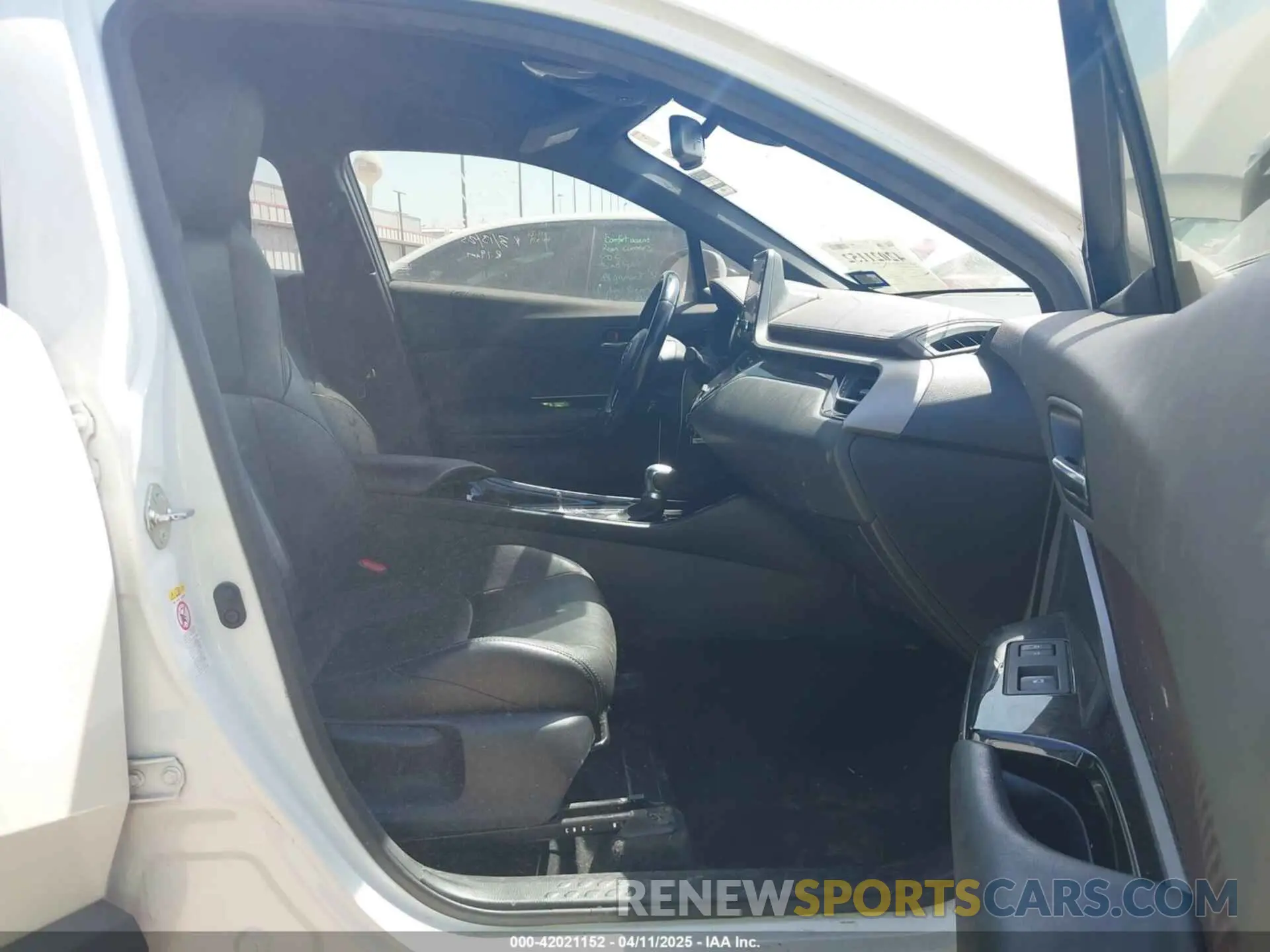 5 Photograph of a damaged car JTNKHMBX7K1023674 TOYOTA C-HR 2019