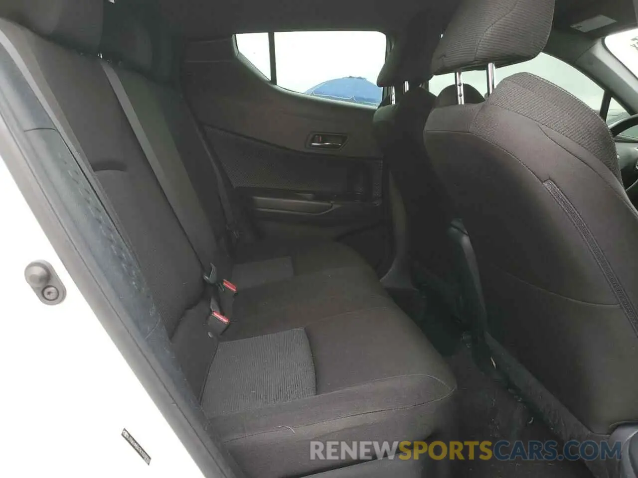 10 Photograph of a damaged car JTNKHMBX7K1028552 TOYOTA C-HR 2019