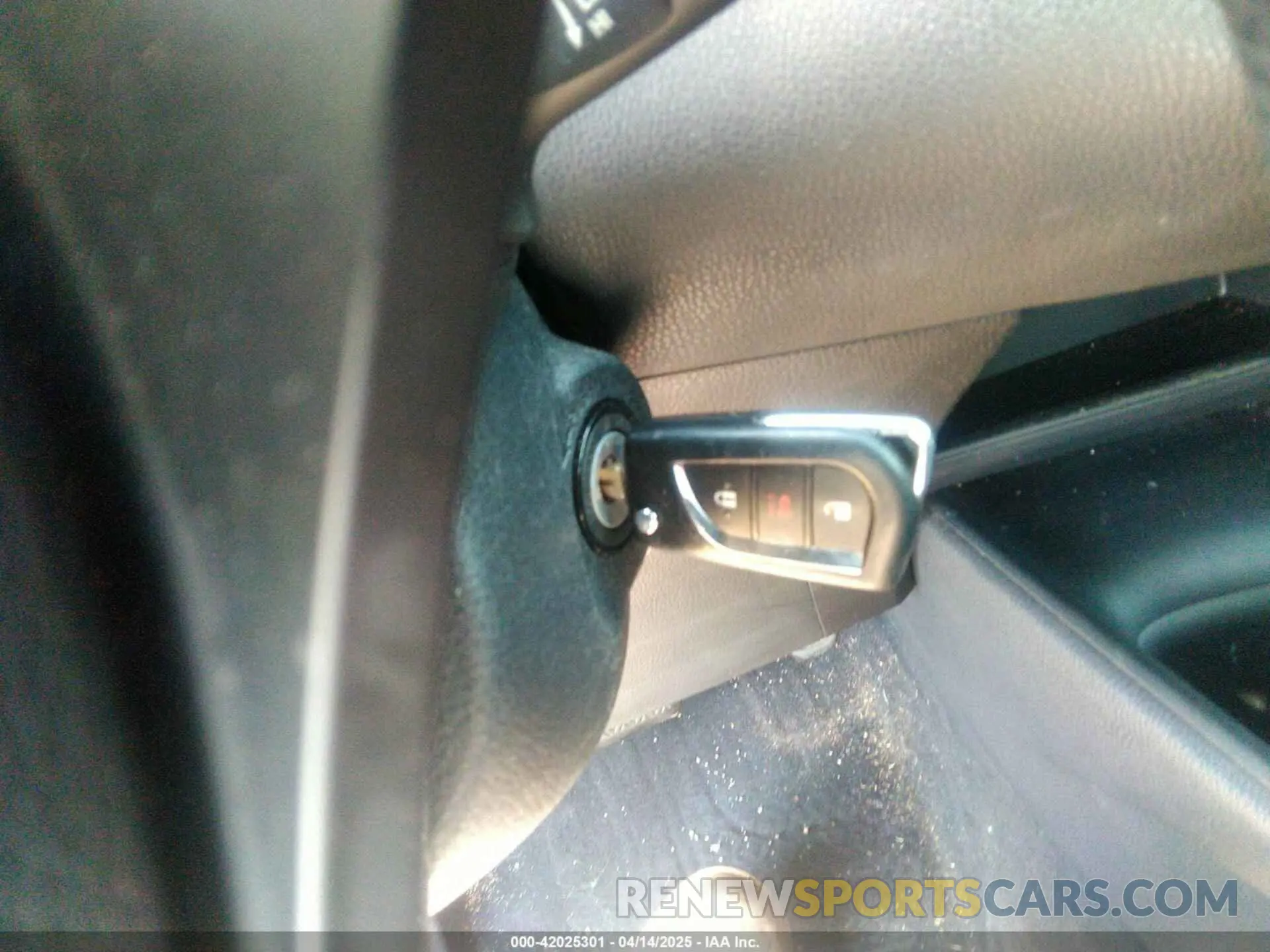 11 Photograph of a damaged car JTNKHMBX7K1028731 TOYOTA C-HR 2019