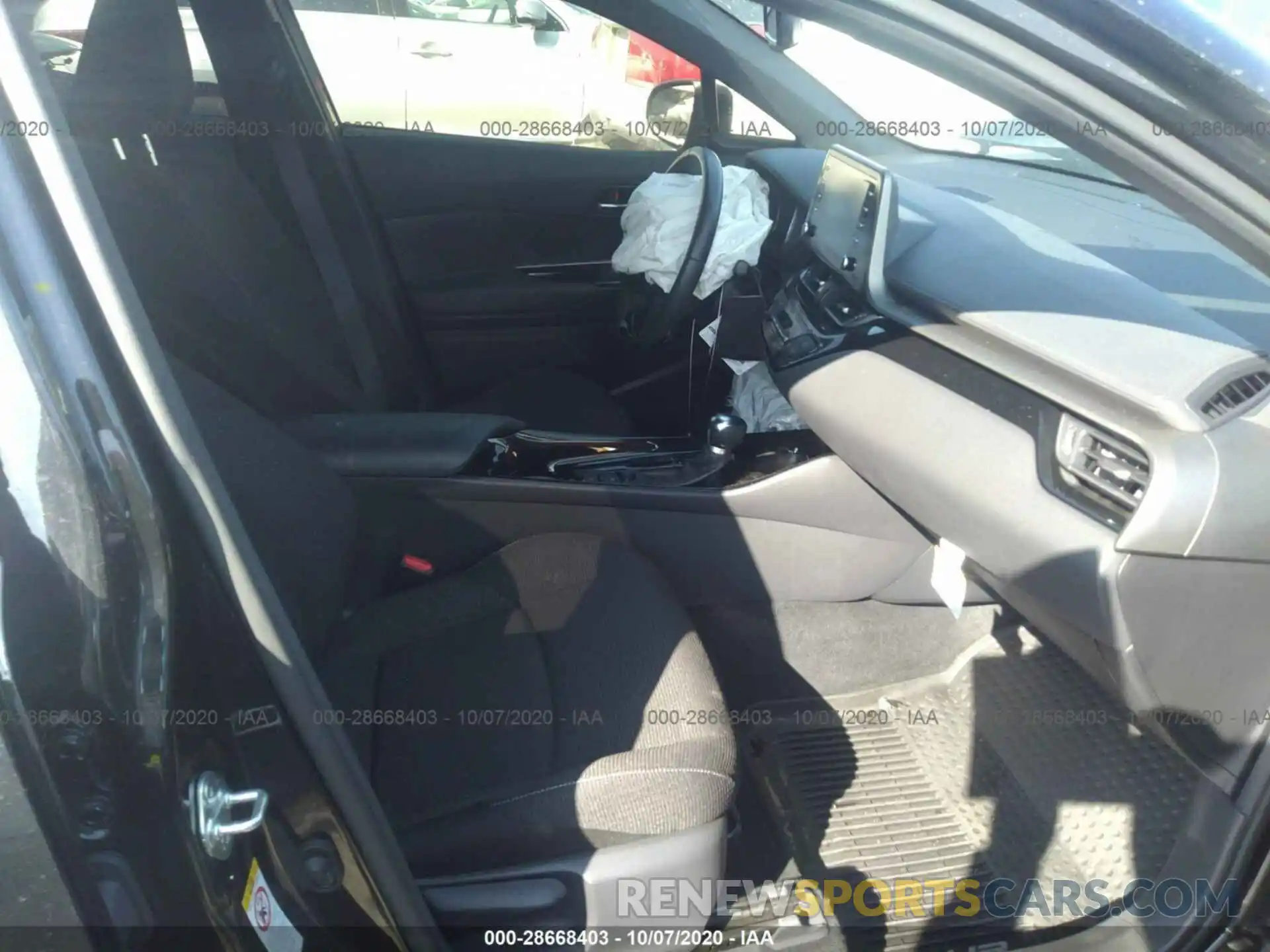 5 Photograph of a damaged car JTNKHMBX7K1058957 TOYOTA C-HR 2019