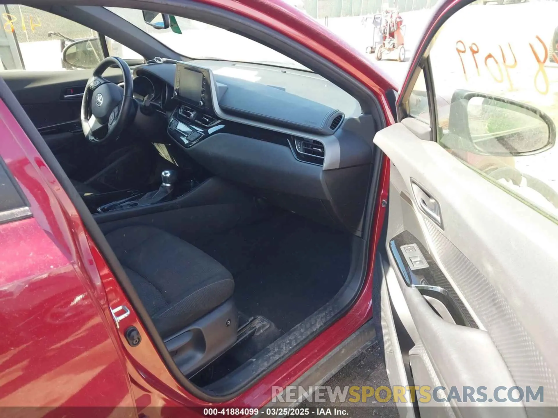 5 Photograph of a damaged car JTNKHMBX8K1031802 TOYOTA C-HR 2019