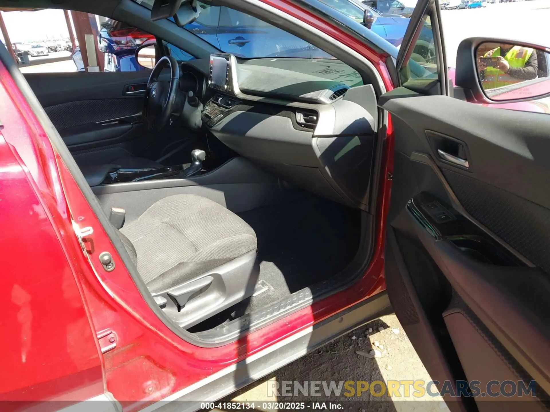 5 Photograph of a damaged car JTNKHMBX8K1032206 TOYOTA C-HR 2019