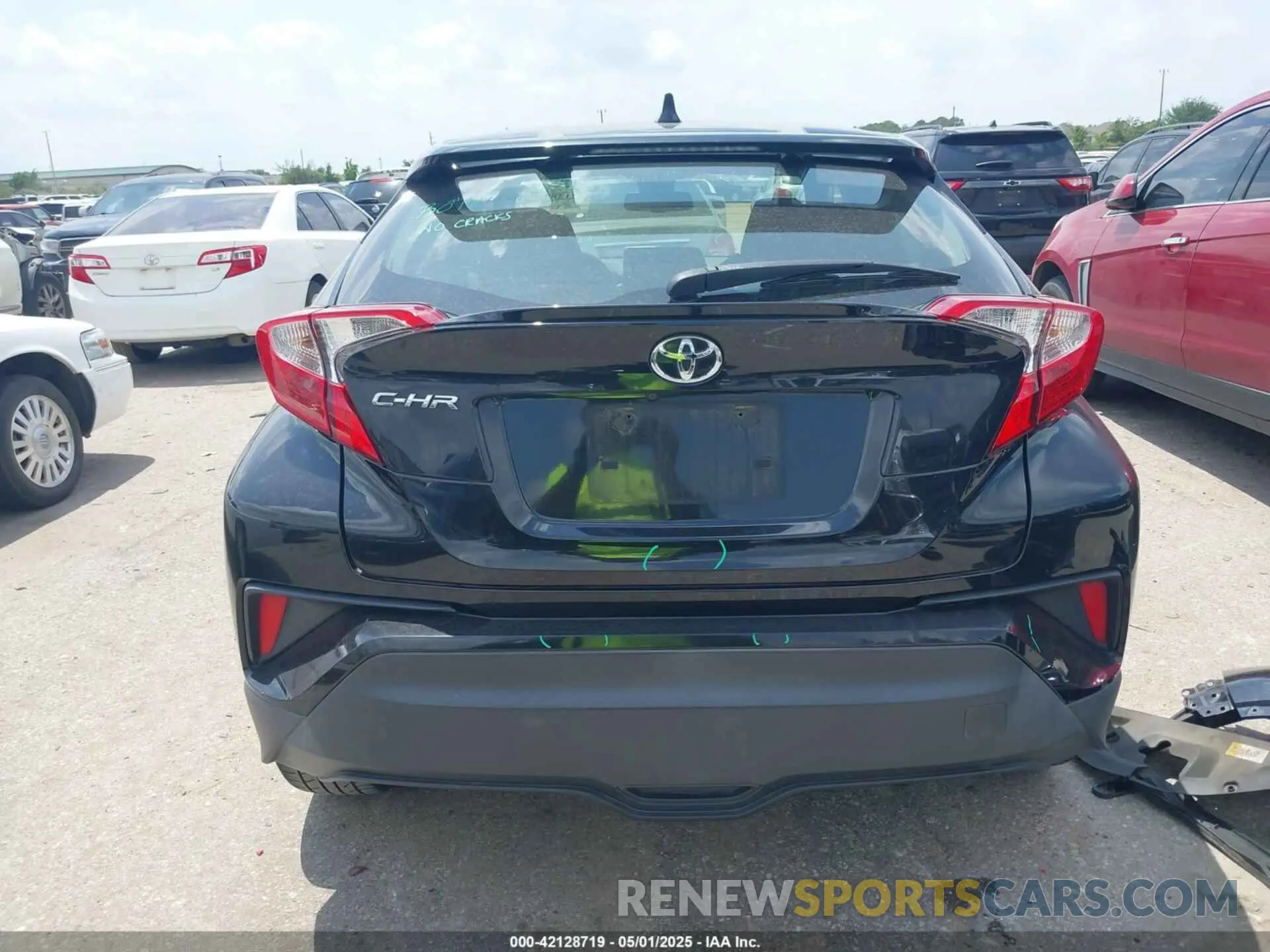 17 Photograph of a damaged car JTNKHMBX8K1036868 TOYOTA C-HR 2019
