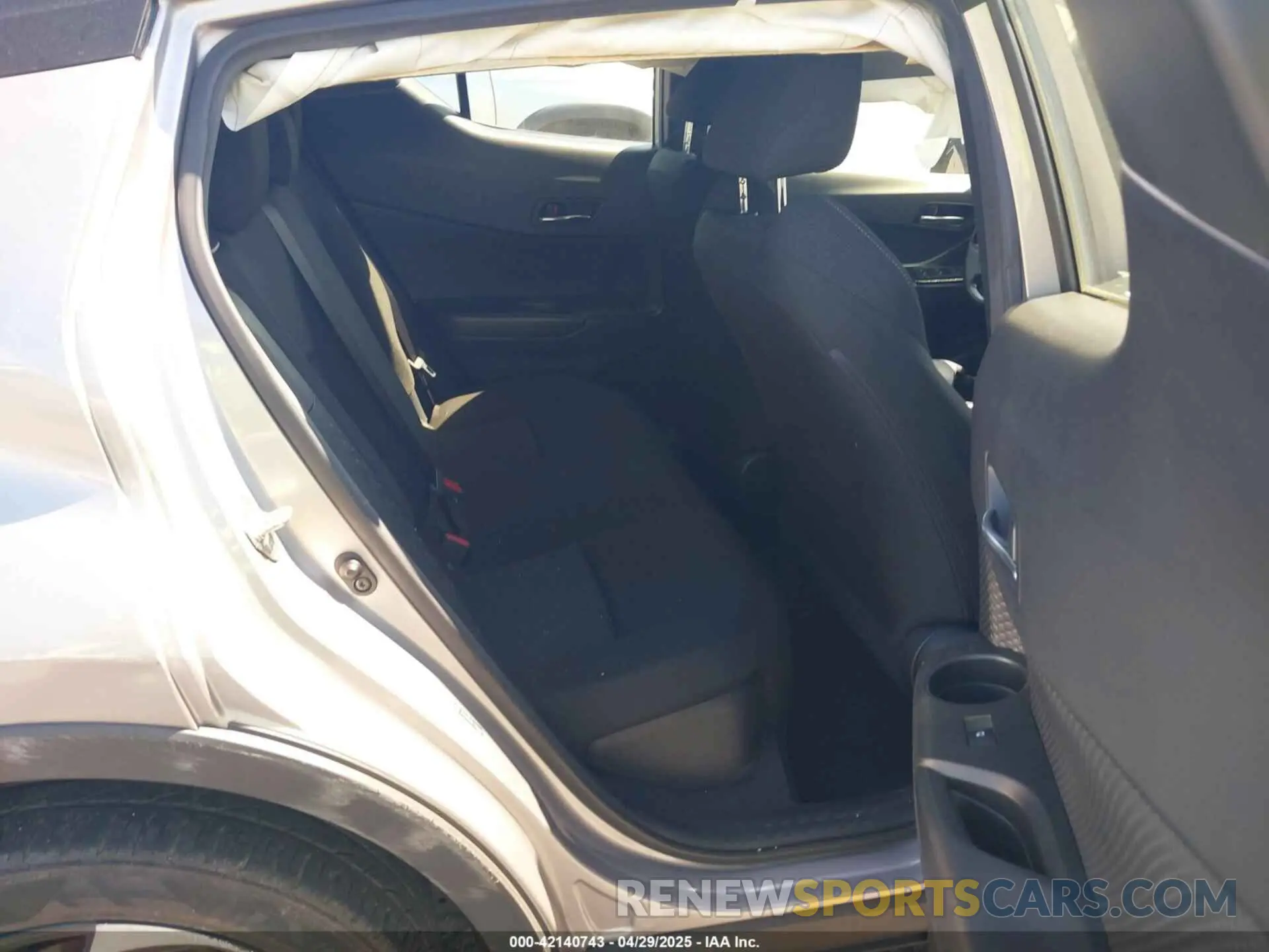 8 Photograph of a damaged car JTNKHMBX8K1046347 TOYOTA C-HR 2019