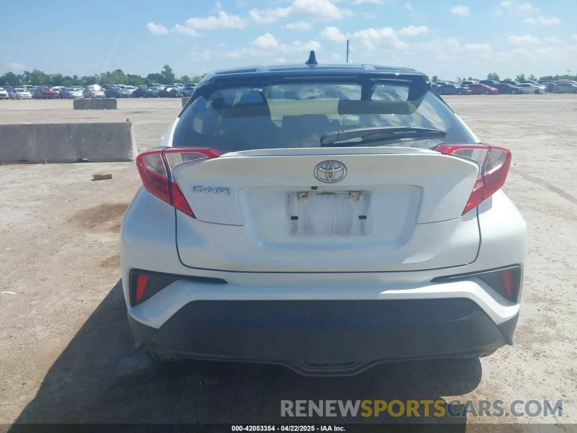 16 Photograph of a damaged car JTNKHMBX8K1061351 TOYOTA C-HR 2019