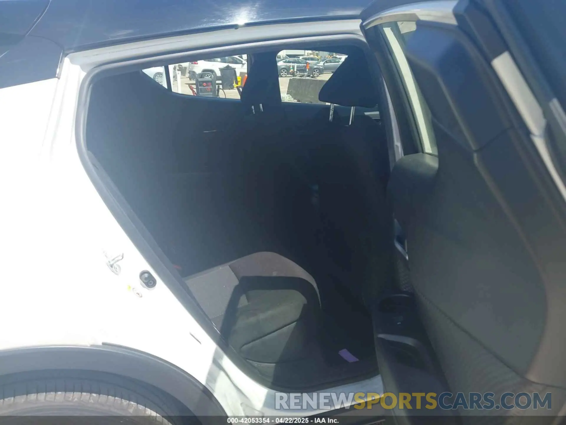 8 Photograph of a damaged car JTNKHMBX8K1061351 TOYOTA C-HR 2019