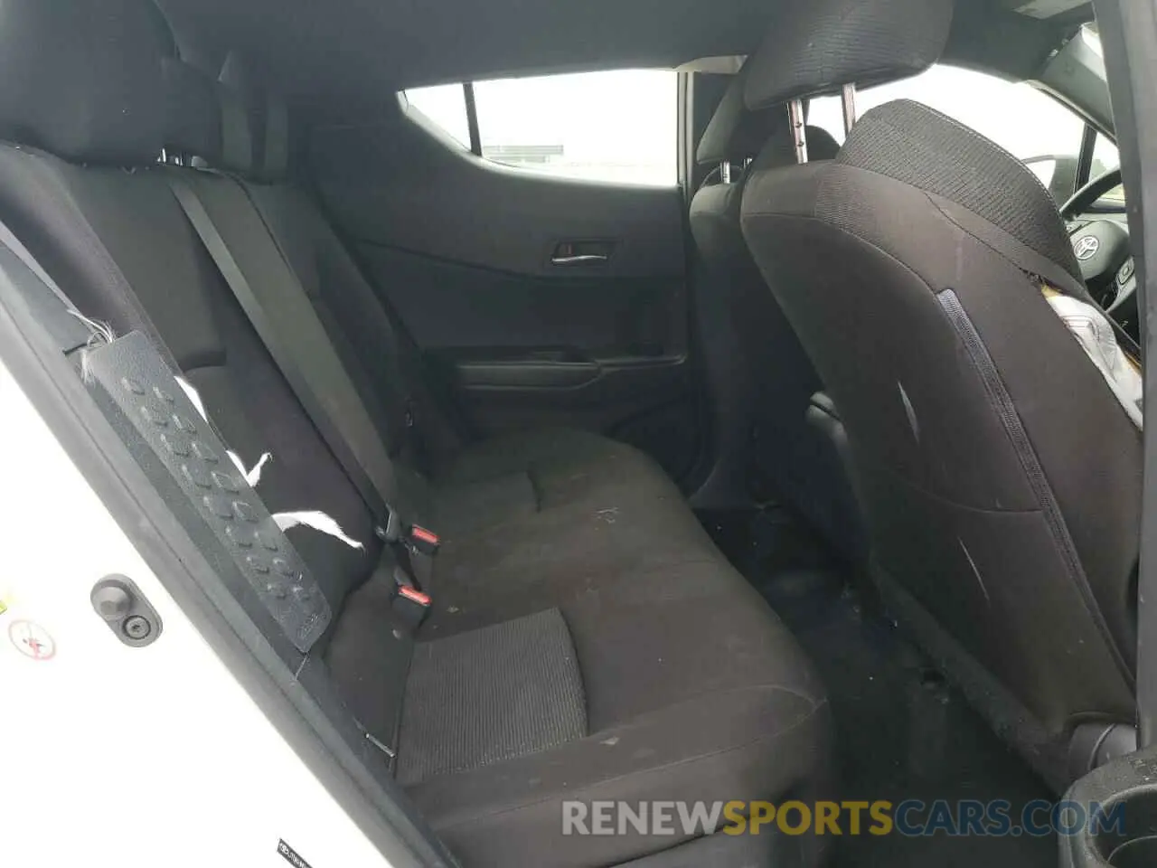 11 Photograph of a damaged car JTNKHMBX9K1059561 TOYOTA C-HR 2019