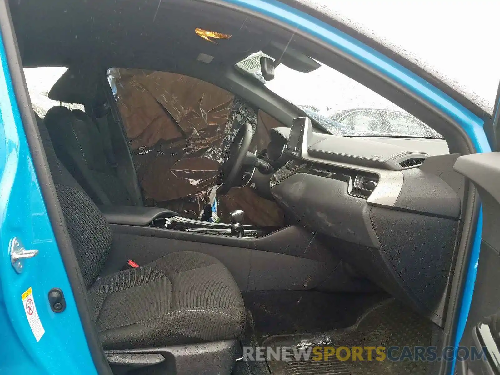 5 Photograph of a damaged car JTNKHMBX9K1060581 TOYOTA C-HR 2019