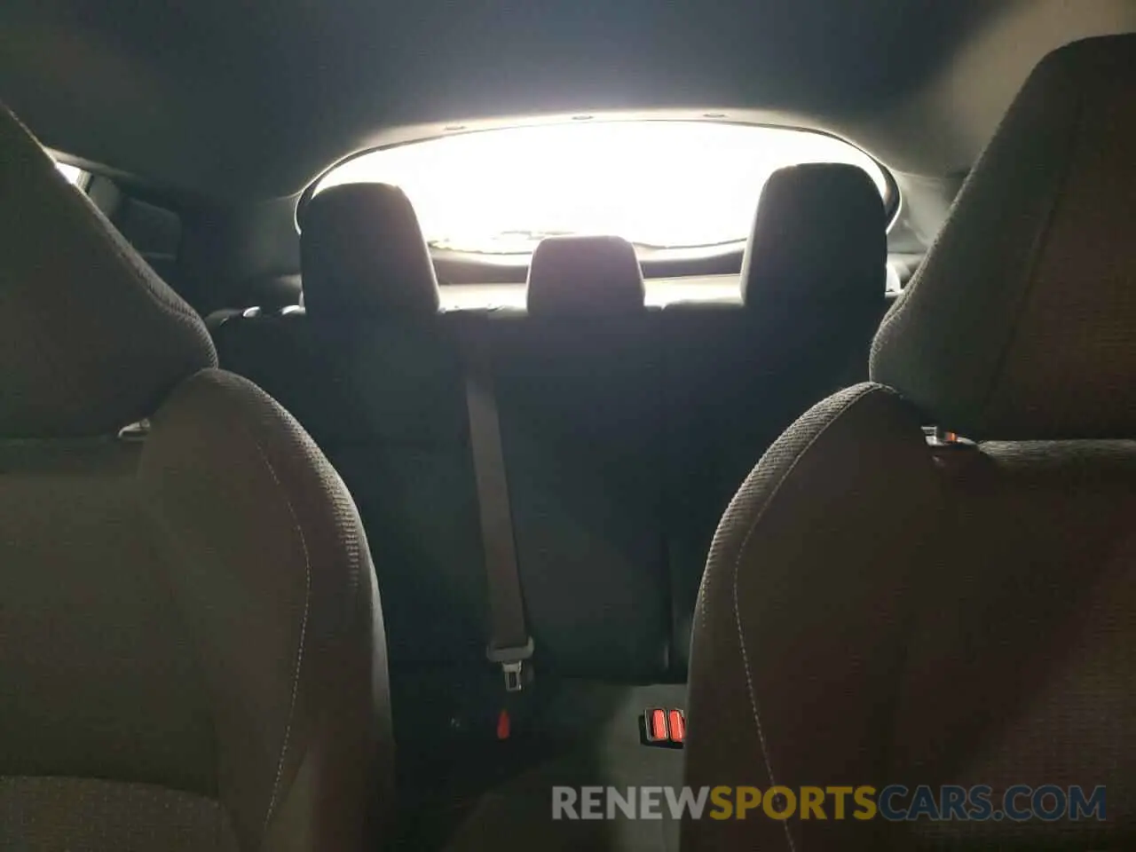 10 Photograph of a damaged car JTNKHMBX9K1061004 TOYOTA C-HR 2019