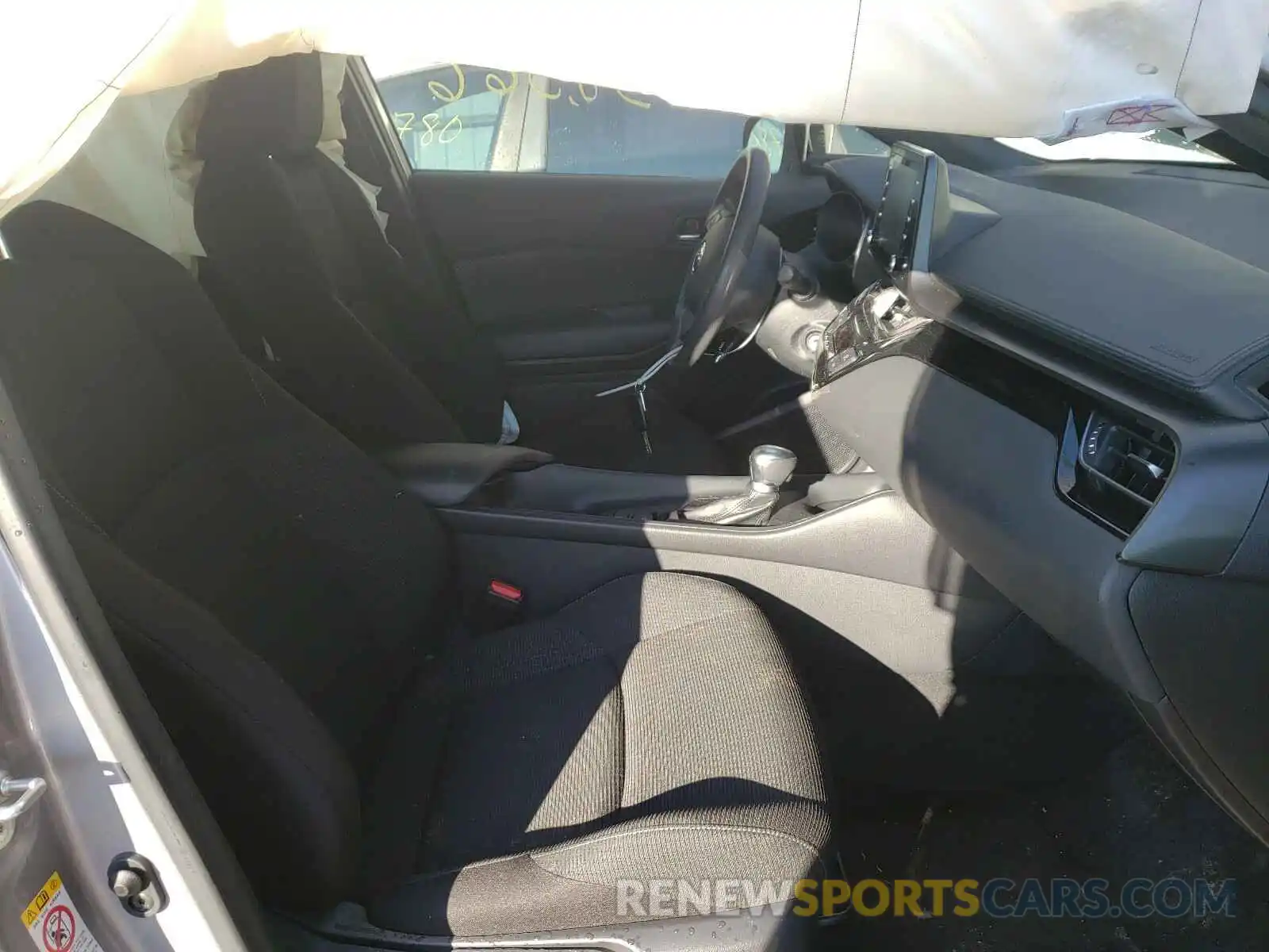 5 Photograph of a damaged car JTNKHMBXXK1018257 TOYOTA C-HR 2019