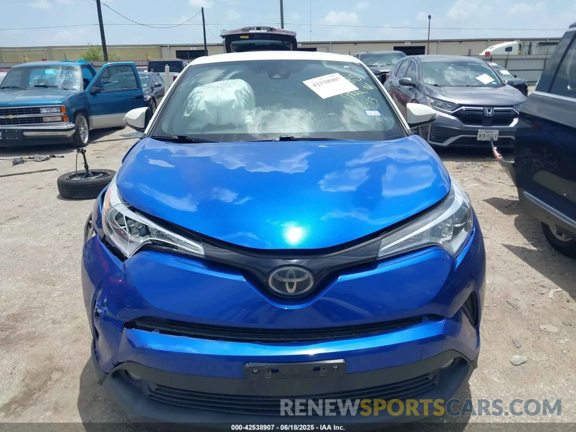 11 Photograph of a damaged car JTNKHMBXXK1020459 TOYOTA C-HR 2019