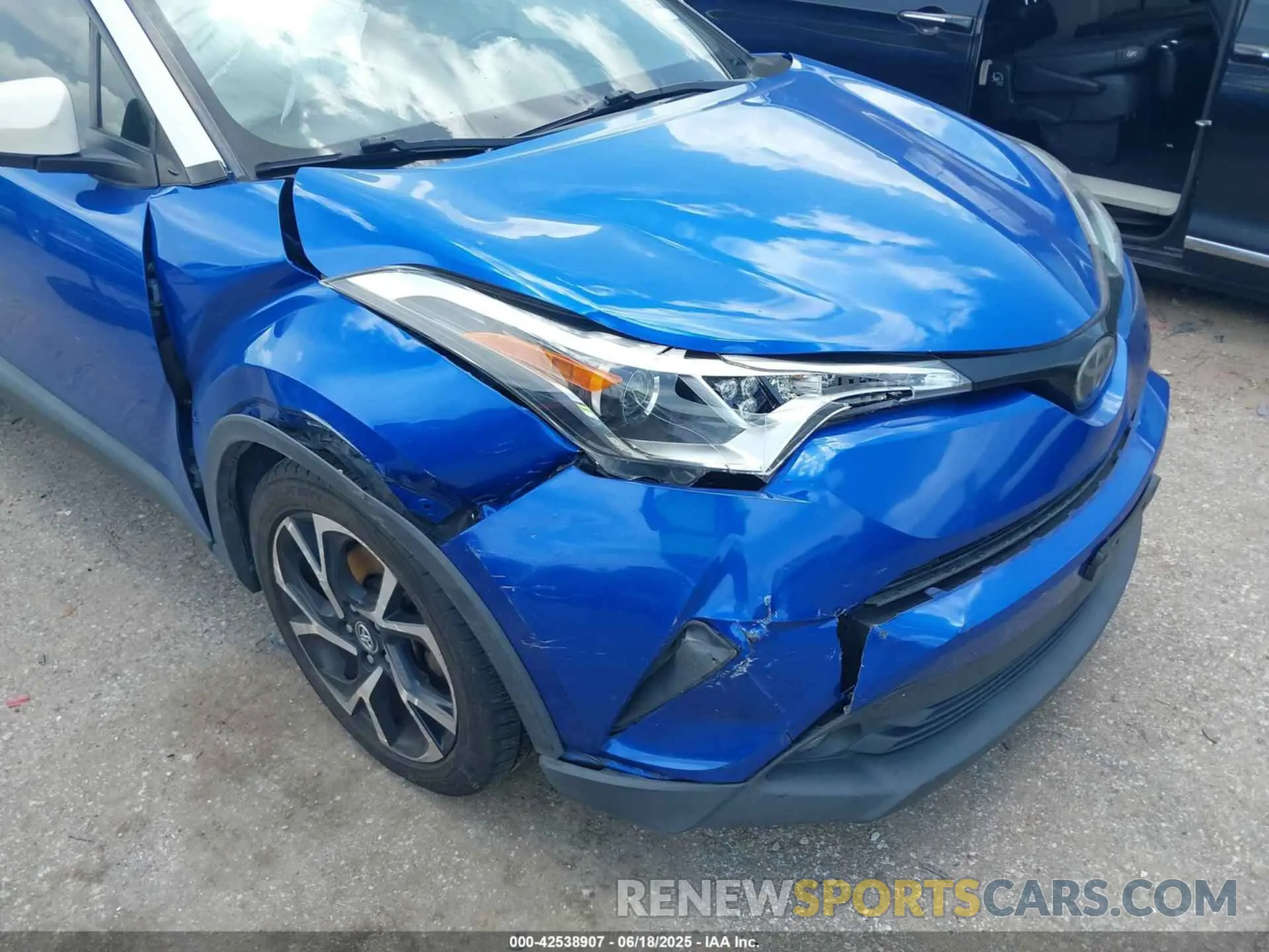 6 Photograph of a damaged car JTNKHMBXXK1020459 TOYOTA C-HR 2019