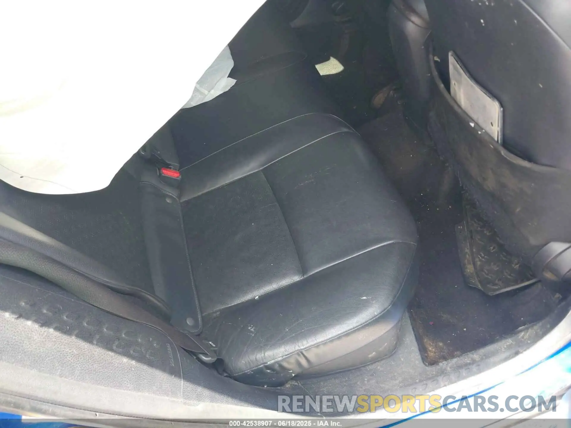8 Photograph of a damaged car JTNKHMBXXK1020459 TOYOTA C-HR 2019