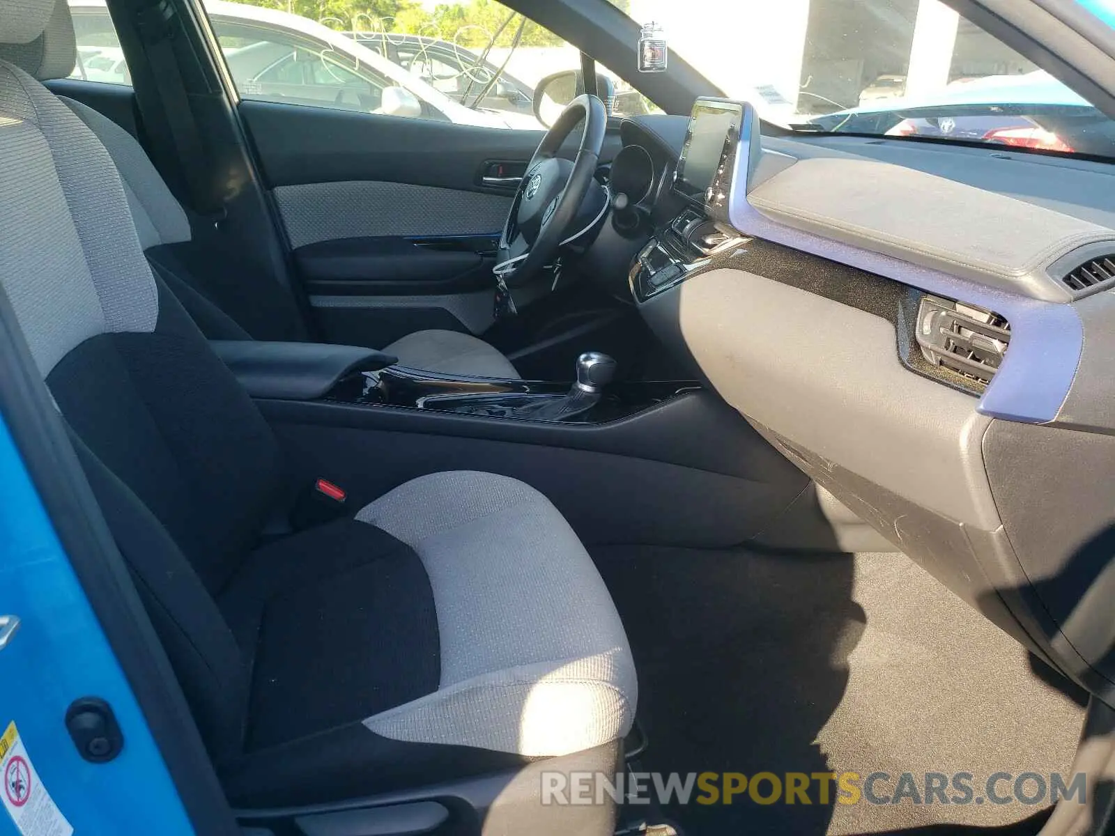 5 Photograph of a damaged car JTNKHMBXXK1025600 TOYOTA C-HR 2019