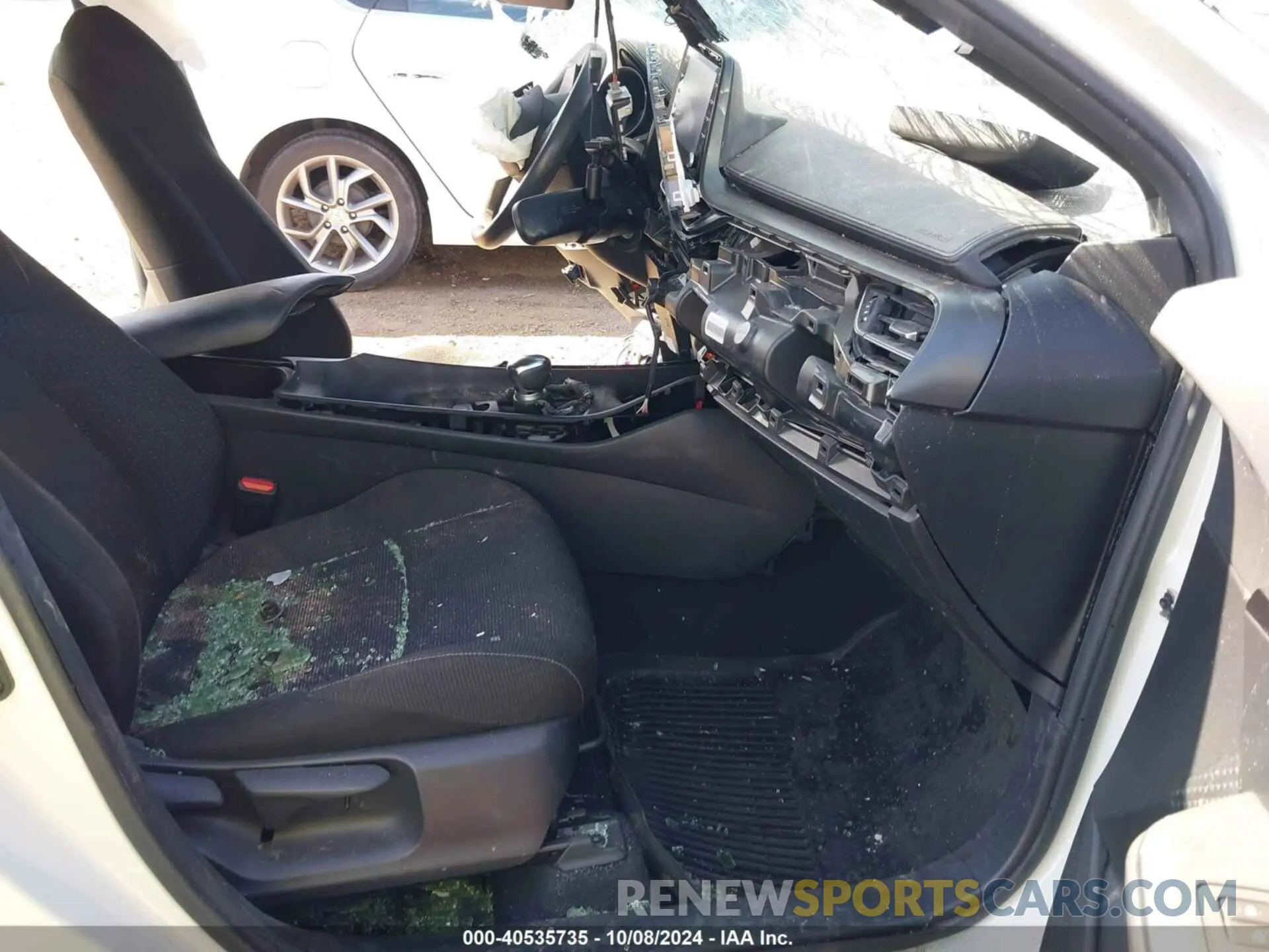 5 Photograph of a damaged car JTNKHMBXXK1049699 TOYOTA C-HR 2019