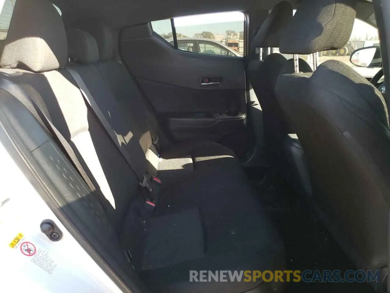 11 Photograph of a damaged car JTNKHMBXXK1057124 TOYOTA C-HR 2019