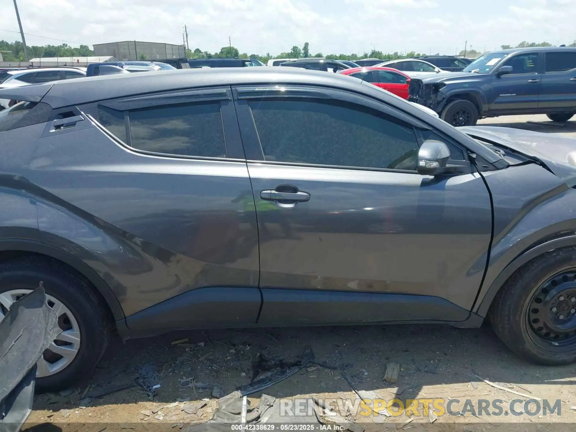 12 Photograph of a damaged car JTNKHMBXXK1058886 TOYOTA C-HR 2019