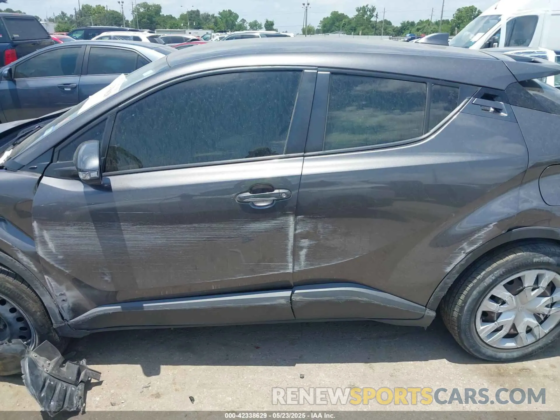 13 Photograph of a damaged car JTNKHMBXXK1058886 TOYOTA C-HR 2019