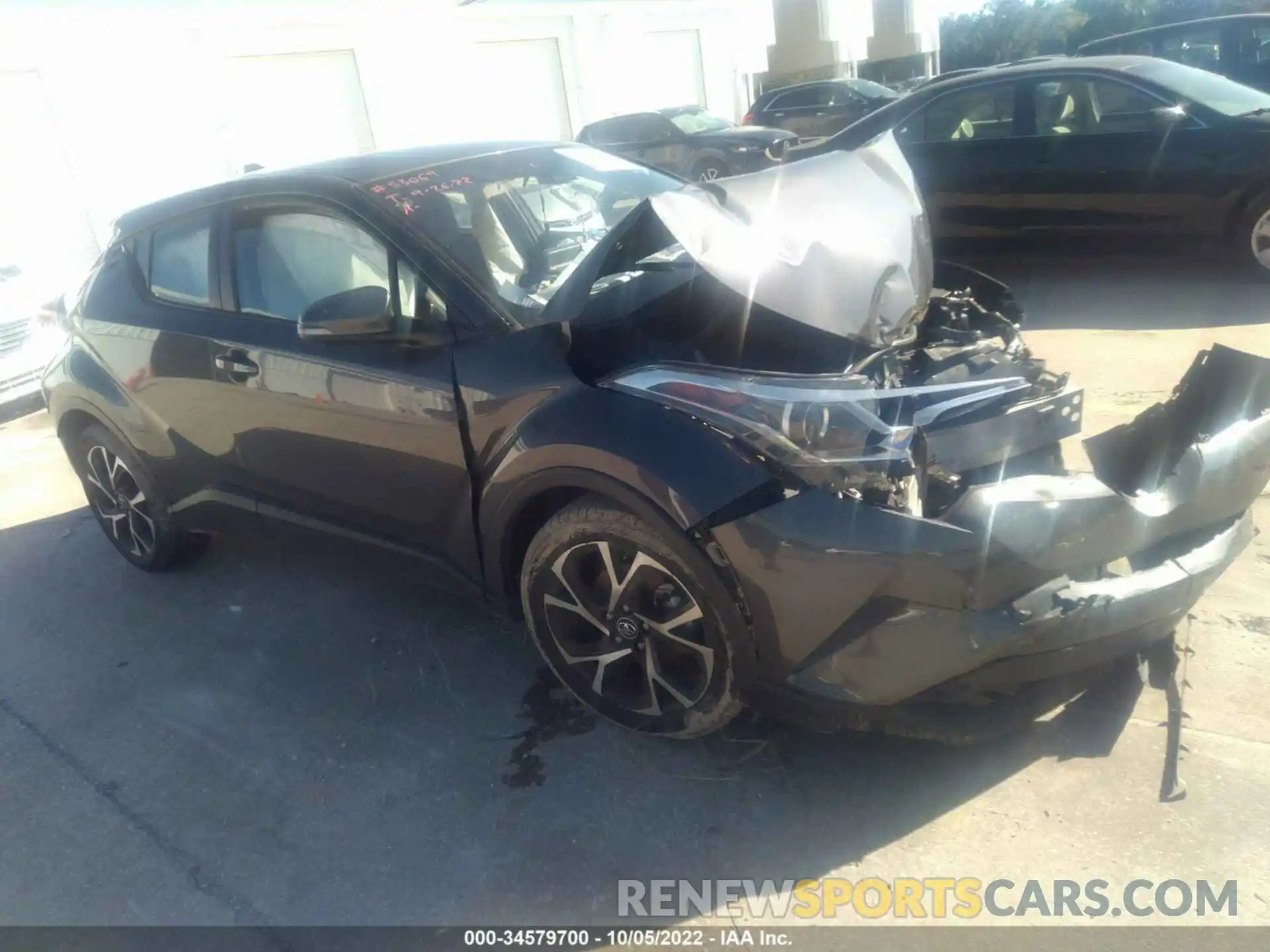 1 Photograph of a damaged car NMTKHMBX0KR083673 TOYOTA C-HR 2019