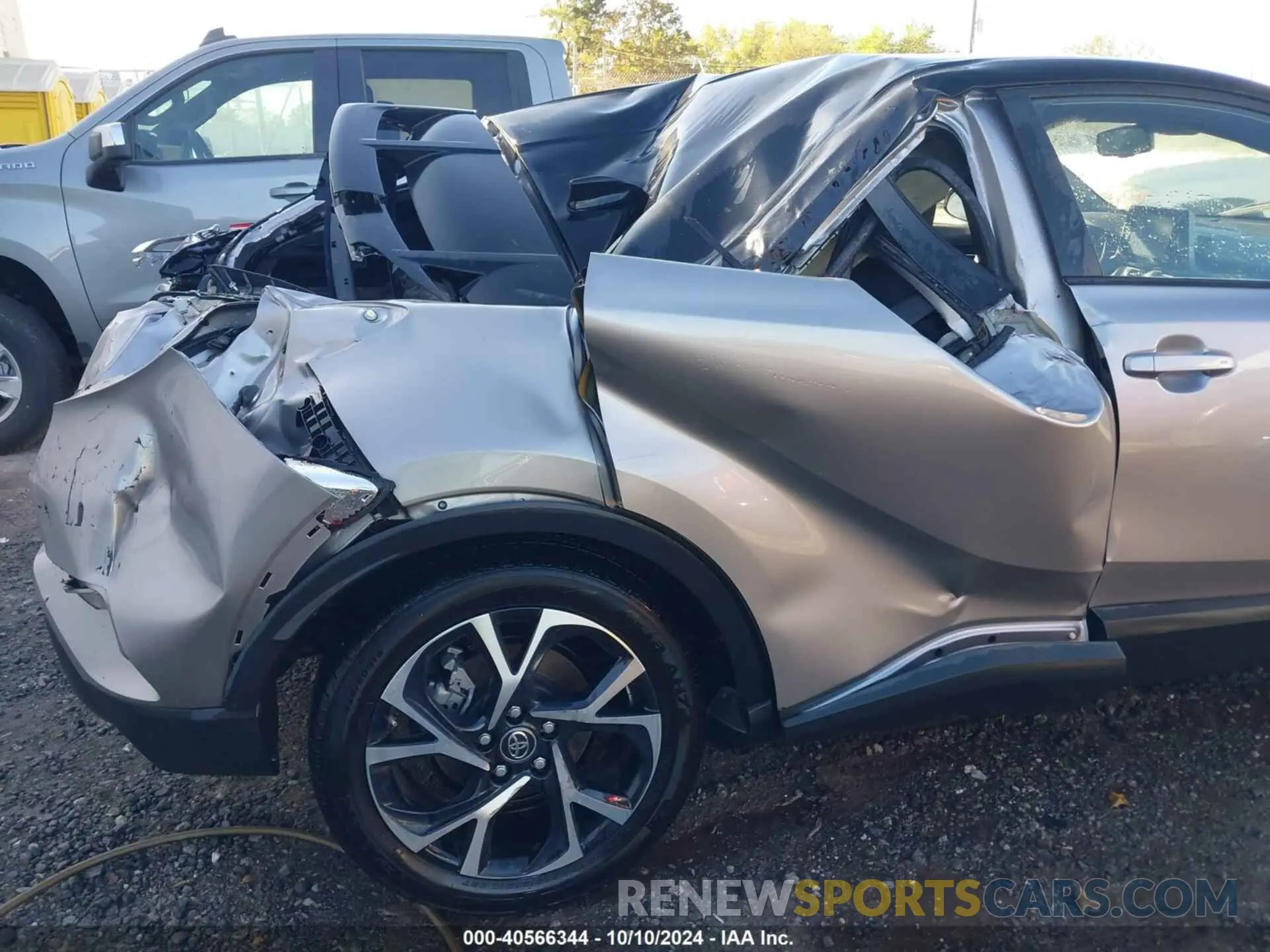 18 Photograph of a damaged car NMTKHMBX0KR093085 TOYOTA C-HR 2019