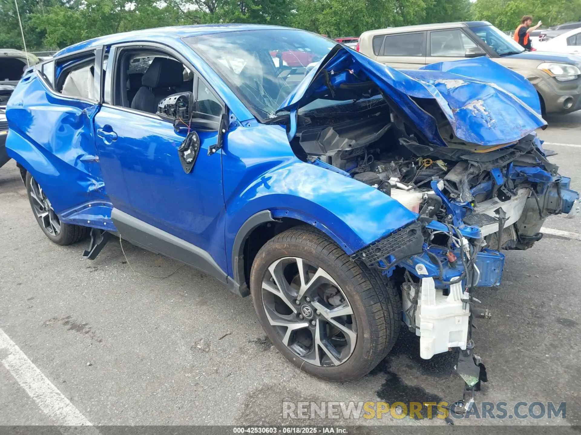 1 Photograph of a damaged car NMTKHMBX1KR066767 TOYOTA C-HR 2019