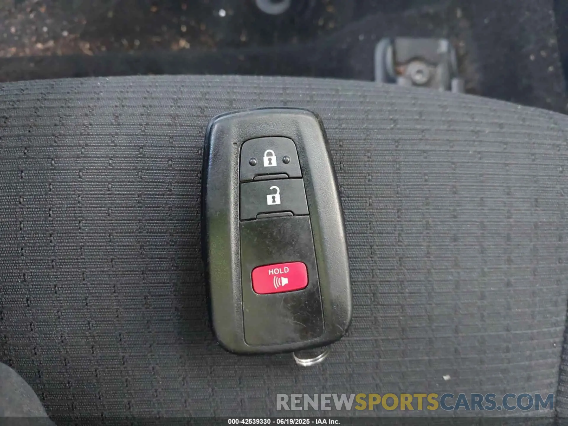 11 Photograph of a damaged car NMTKHMBX1KR083911 TOYOTA C-HR 2019