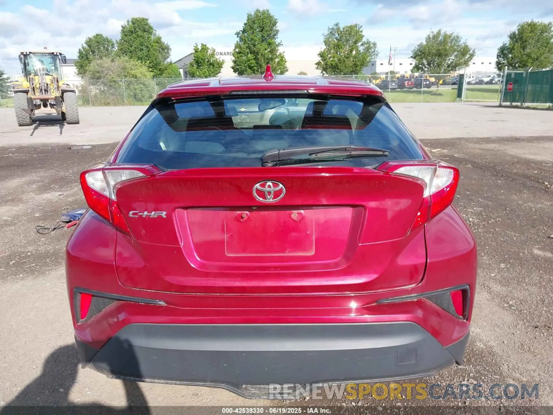 16 Photograph of a damaged car NMTKHMBX1KR083911 TOYOTA C-HR 2019