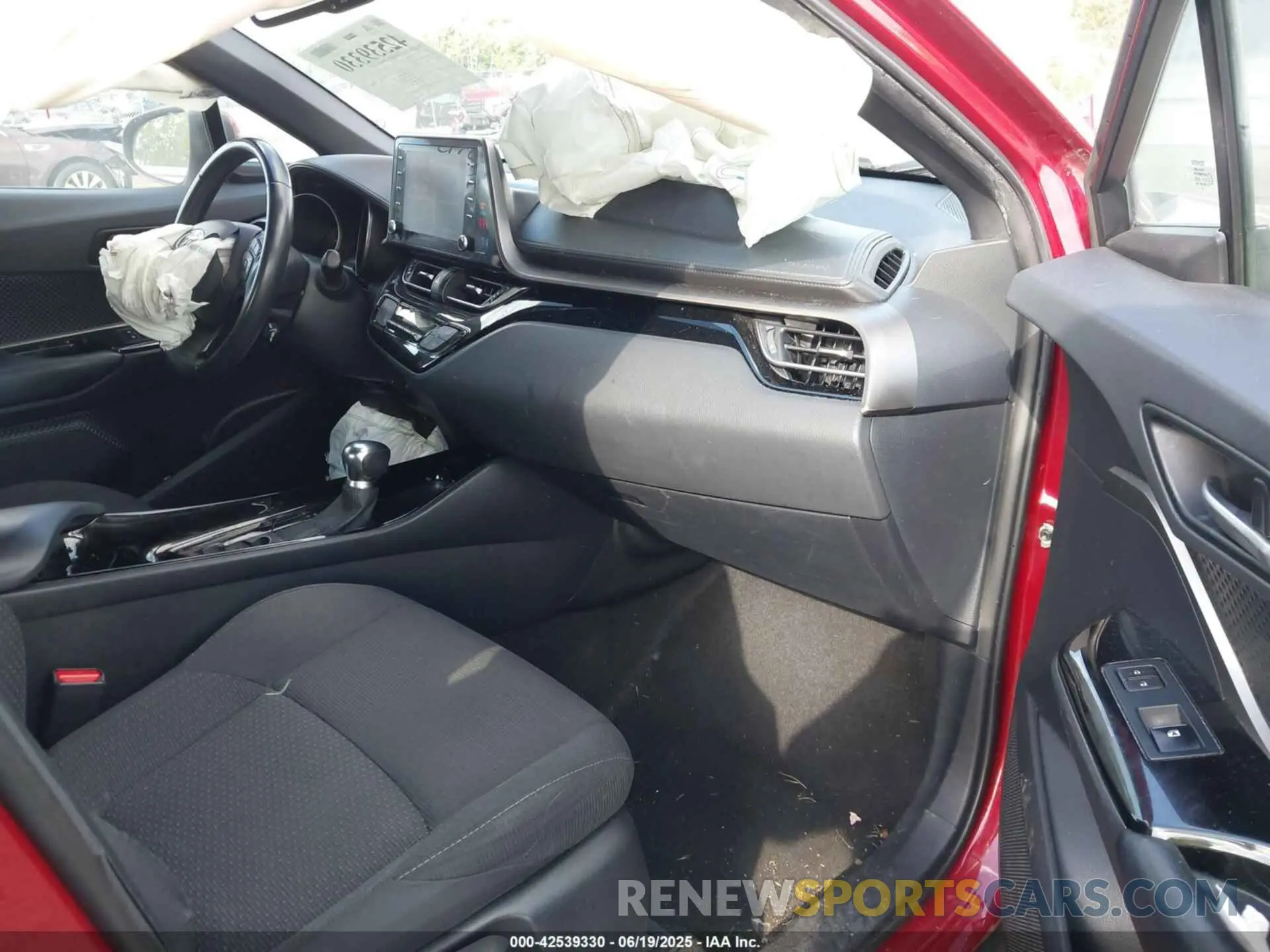 5 Photograph of a damaged car NMTKHMBX1KR083911 TOYOTA C-HR 2019