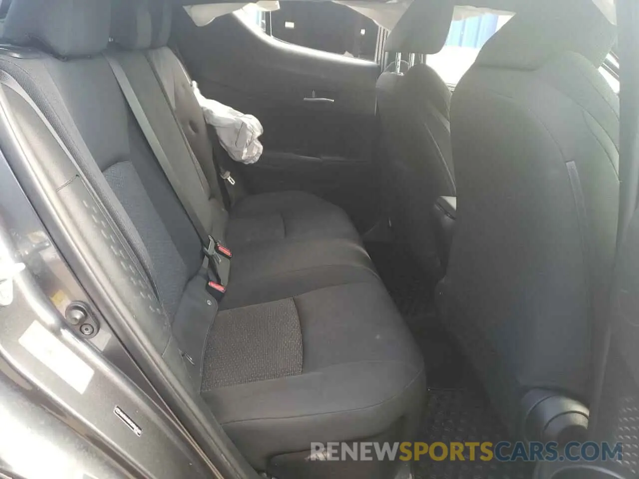 10 Photograph of a damaged car NMTKHMBX2KR065465 TOYOTA C-HR 2019