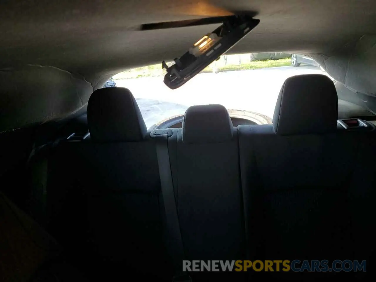 10 Photograph of a damaged car NMTKHMBX2KR086218 TOYOTA C-HR 2019